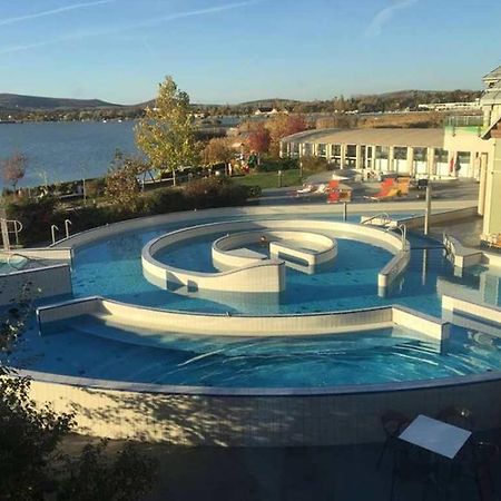 Ferienwohnung Azur Apartman Velence Exterior foto