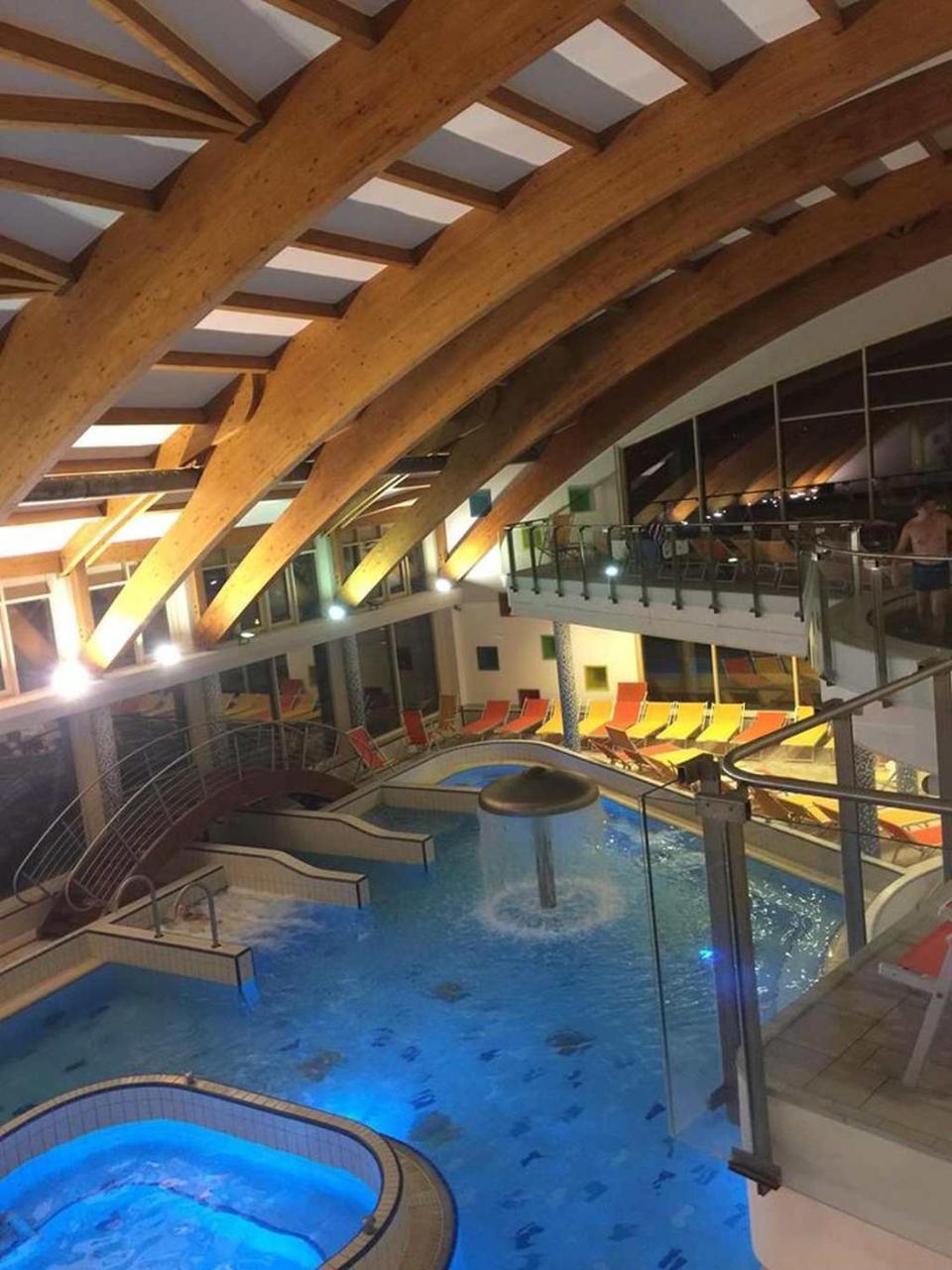 Ferienwohnung Azur Apartman Velence Exterior foto